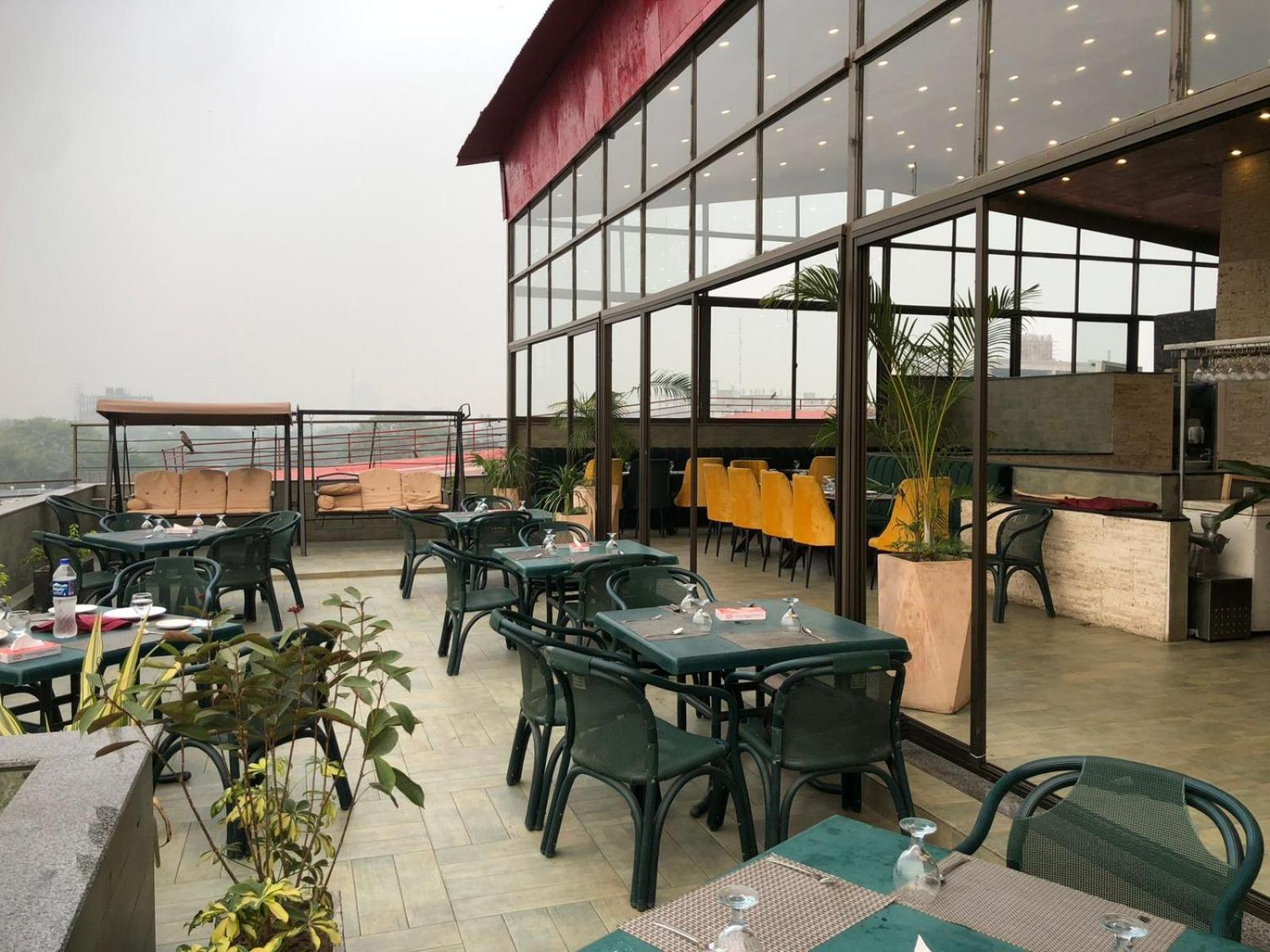 Maisonette Hotel & Apartments Lahore Exterior photo