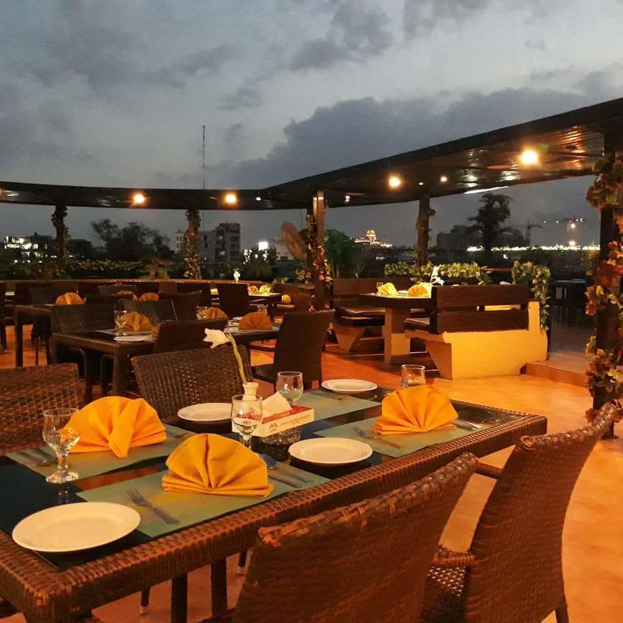 Maisonette Hotel & Apartments Lahore Exterior photo