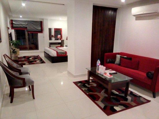 Maisonette Hotel & Apartments Lahore Exterior photo